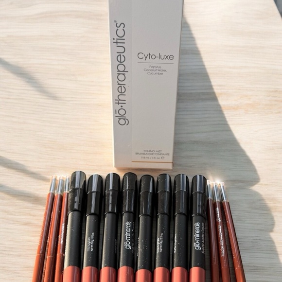 GLO SKIN BEAUTY MAKEUP BUNDLE - SUEDE CRAYONS BROW PENCILS & TONING(LOT#7)